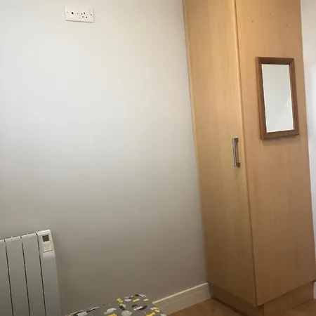 Cheerful 4 Bedroom Town House With Bbq, *