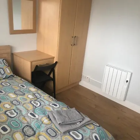 펜션 Cheerful 4 Bedroom Town House With Bbq, *